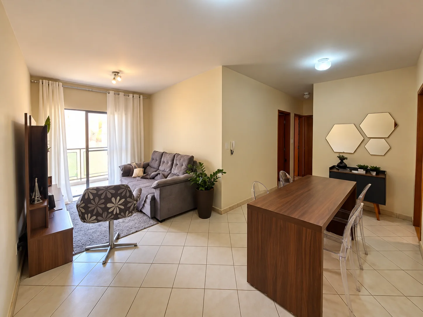 Apartamento no Bairro Centenário