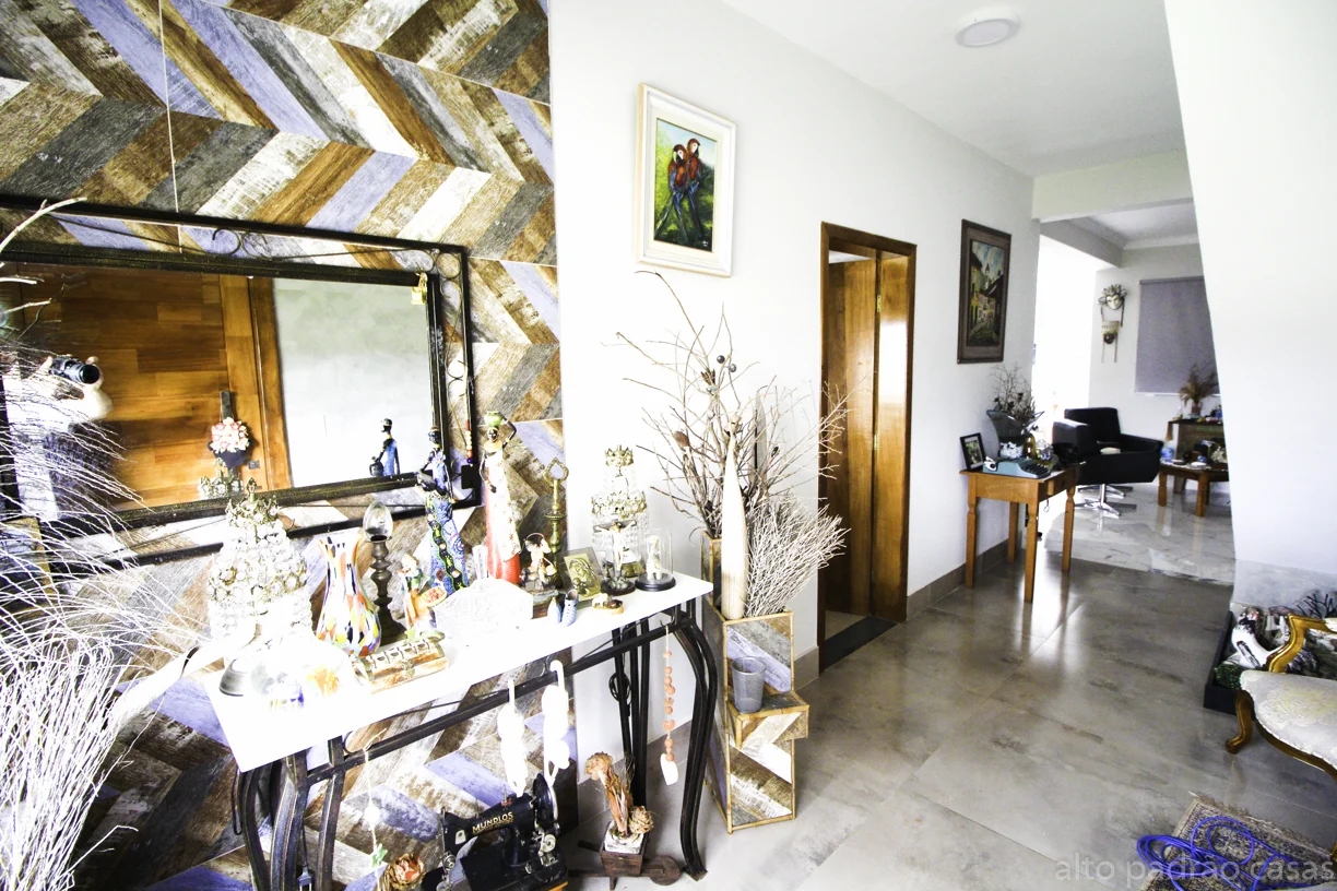 Linda Casa em Condomínio