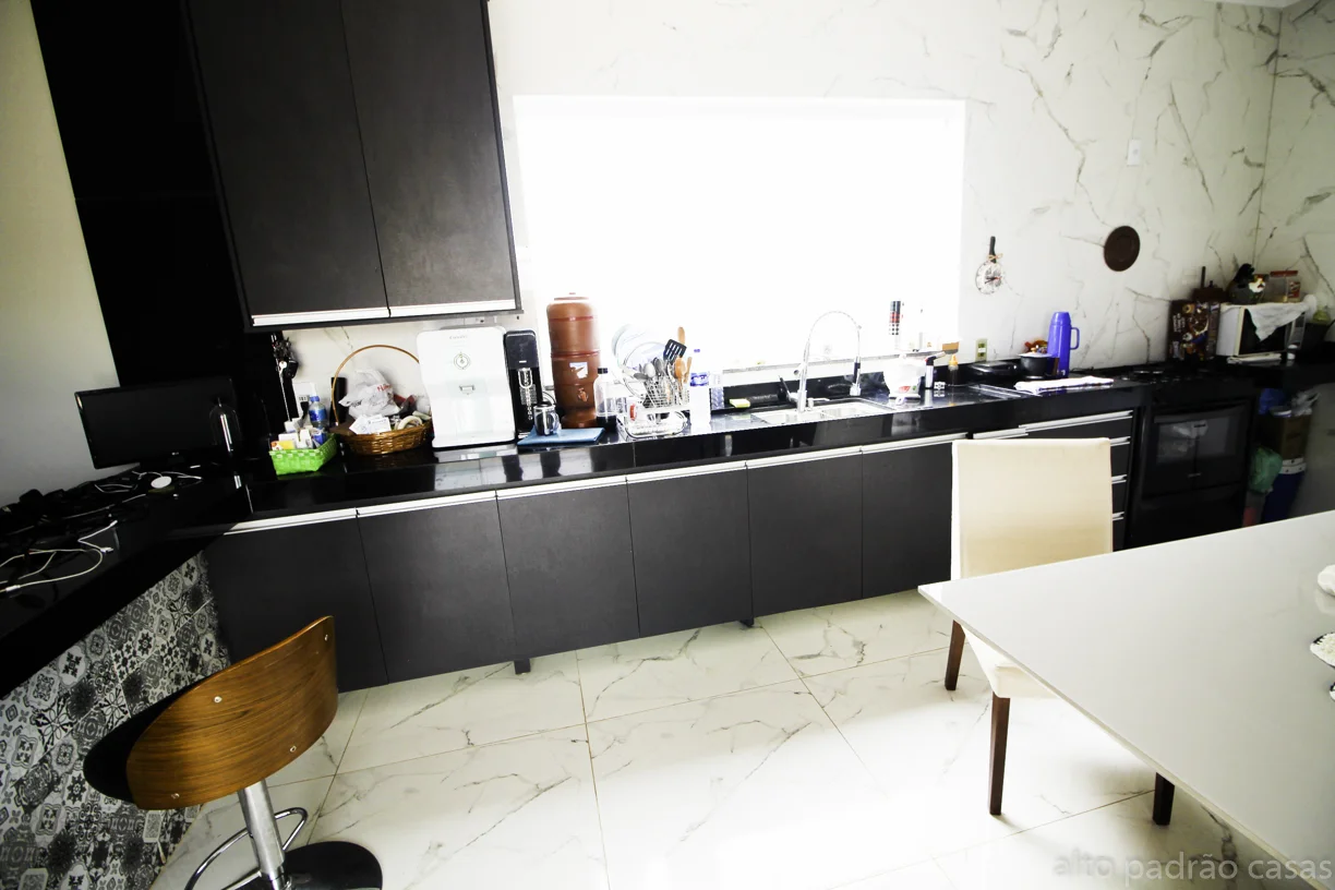 Linda Casa em Condomínio